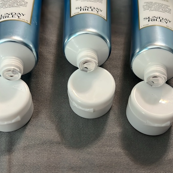 Sunday Riley - Picture 2 of 4